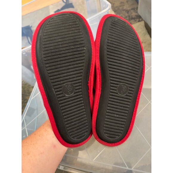 Victoria's Secret Red Faux Fur PomPom Slippers Red Sz Large Round Toe Comfort - Picture 4 of 5